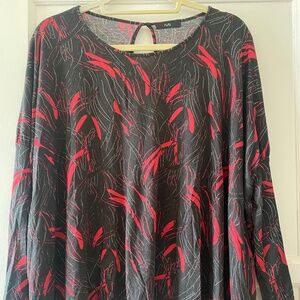 Ruti Top with keyhole closure